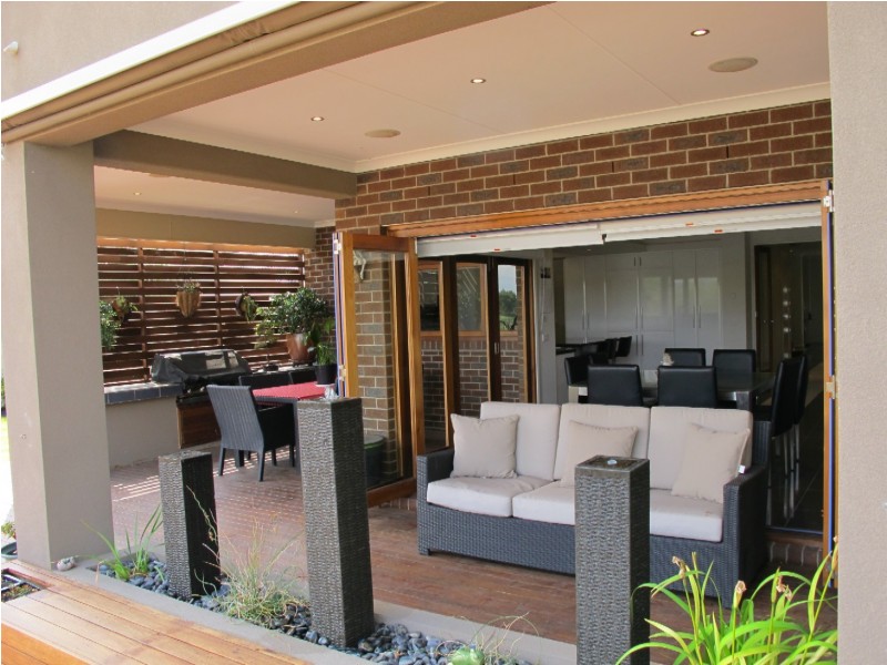 20 Lauriston Quay, Caroline Springs VIC 3023