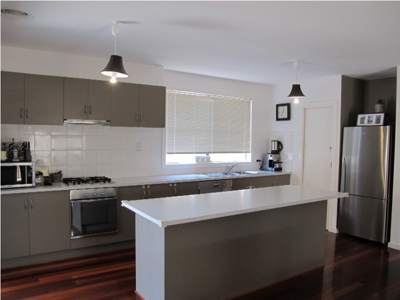 2 Hepburn Court, Taylors Hill VIC 3037