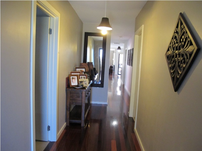 2 Hepburn Court, Taylors Hill VIC 3037