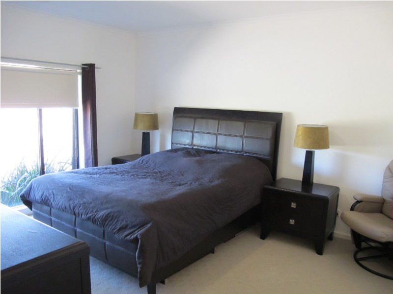 2 Hepburn Court, Taylors Hill VIC 3037