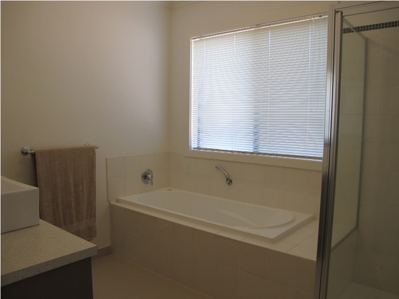 2 Hepburn Court, Taylors Hill VIC 3037