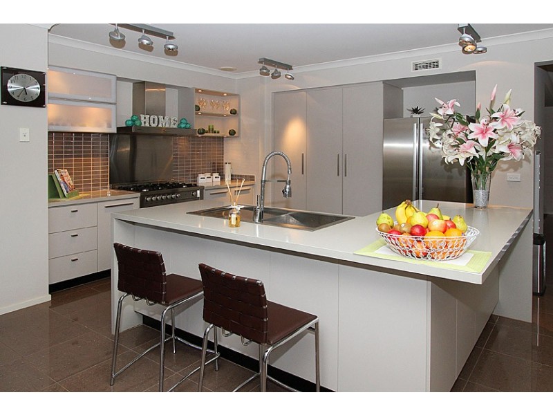 11 Drummoyne Terrace, Taylors Hill VIC 3037