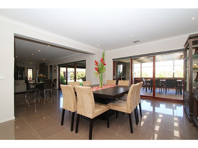 11 Drummoyne Terrace, Taylors Hill VIC 3037