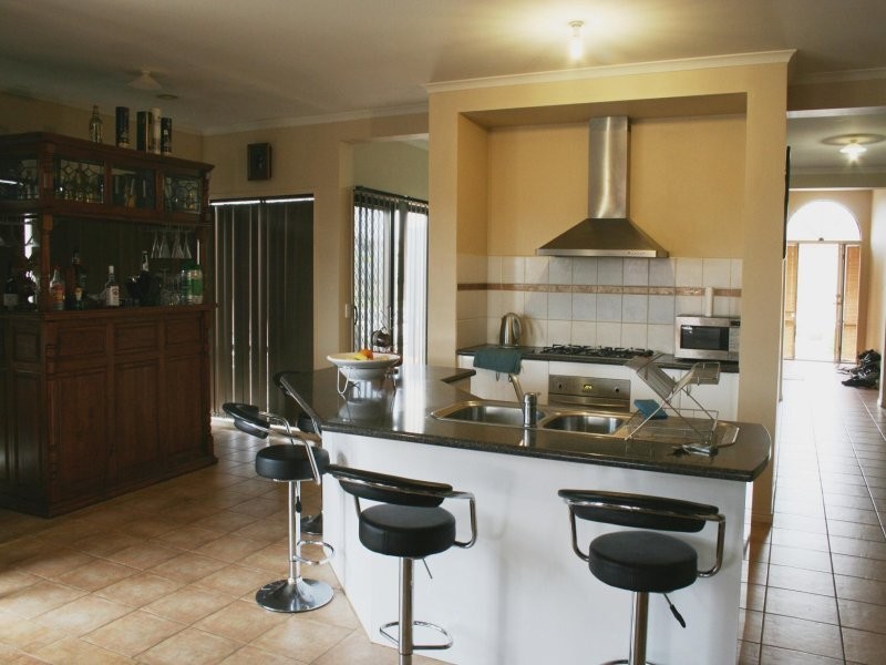 37 Loddon Drive, Taylors Hill VIC 3037