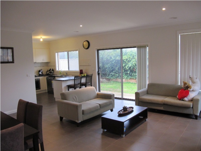 14 Weigall Close, Caroline Springs VIC 3023