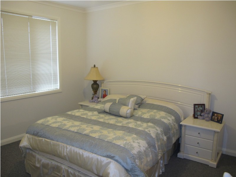14 Weigall Close, Caroline Springs VIC 3023