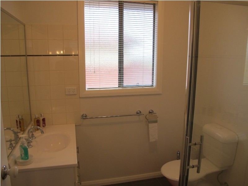 14 Weigall Close, Caroline Springs VIC 3023