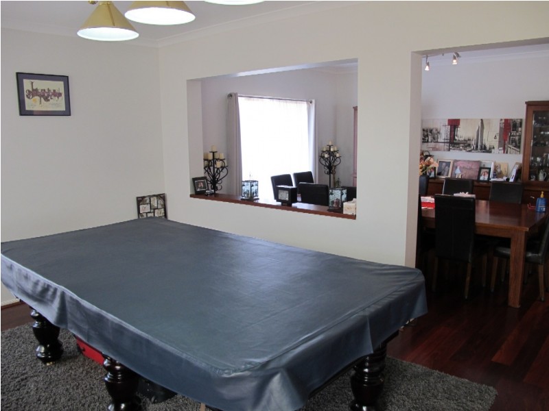 7 Muirhead Gardens, Caroline Springs VIC 3023