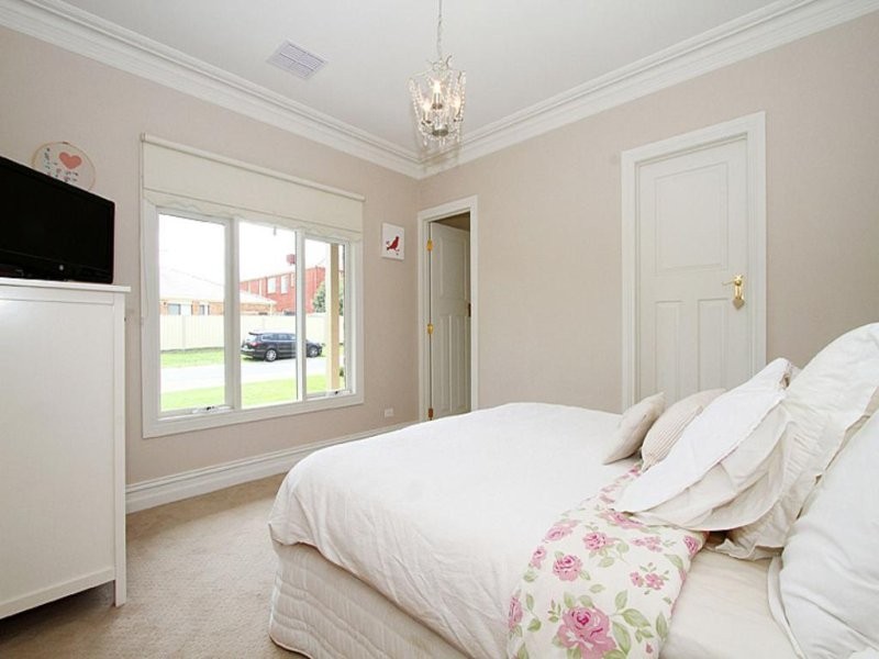 20 Highbury Drive, Hillside VIC 3037