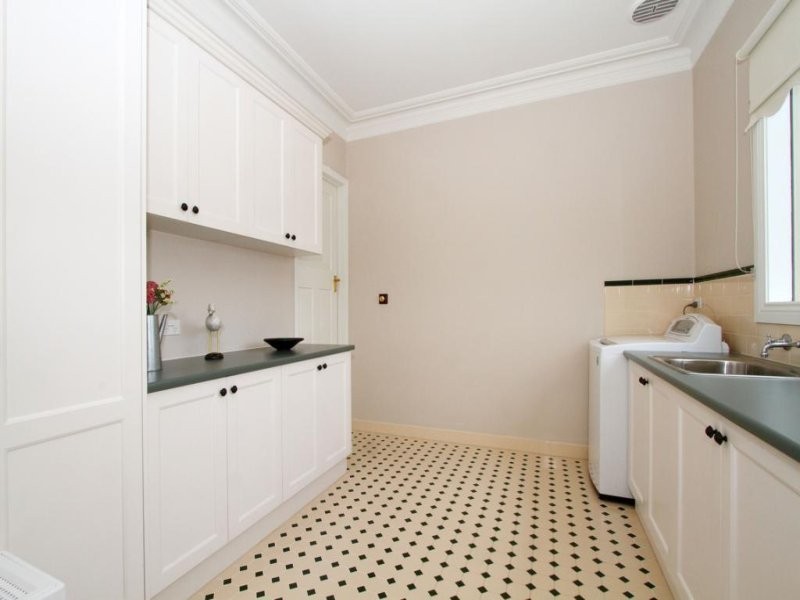 20 Highbury Drive, Hillside VIC 3037