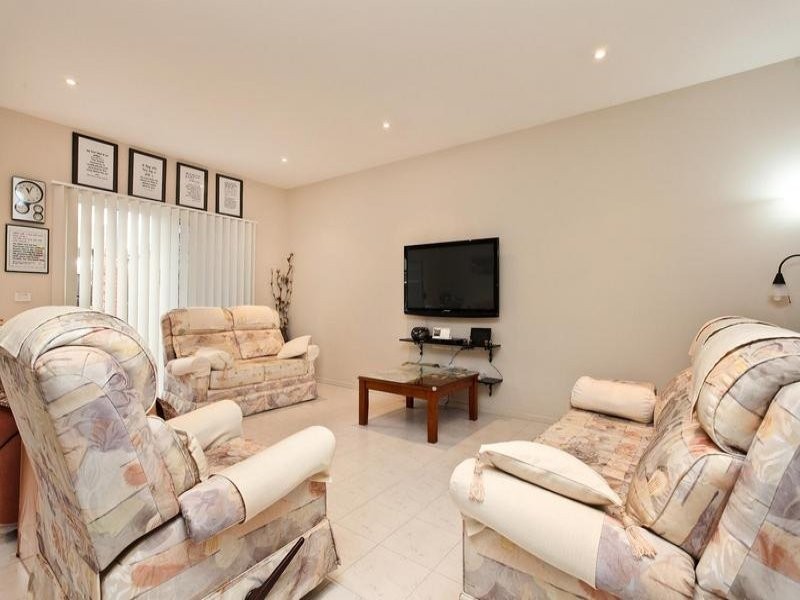 417 Hume Drive, Caroline Springs VIC 3023