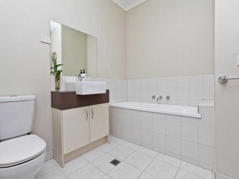 417 Hume Drive, Caroline Springs VIC 3023