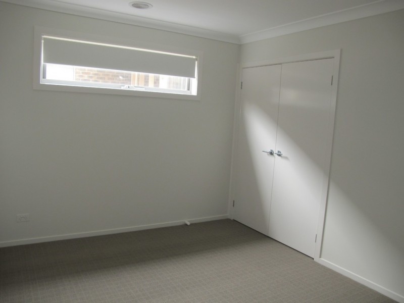 8 Poseidon Street, Kurunjang VIC 3337