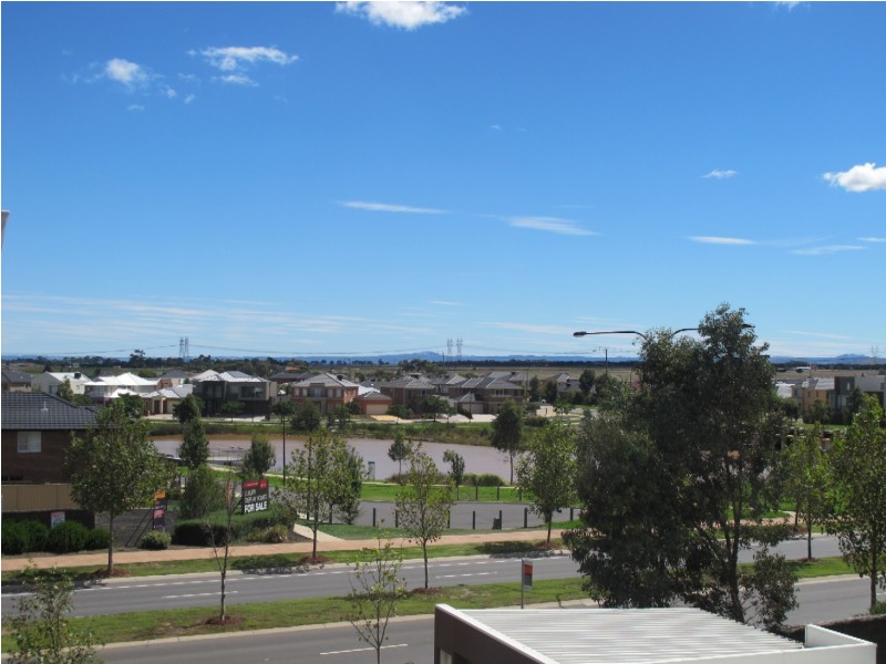 8 Kai Close, Caroline Springs VIC 3023