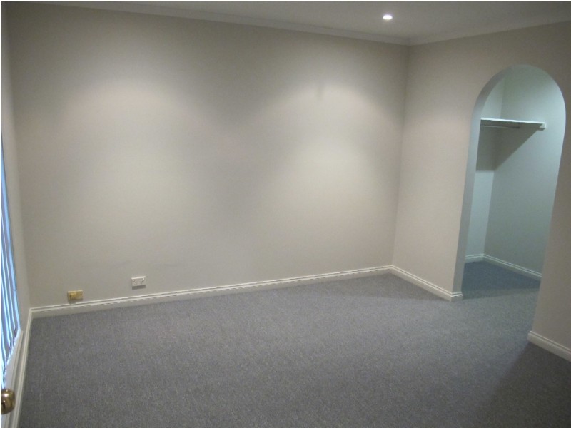 18 Billungah Place, Burnside VIC 3023