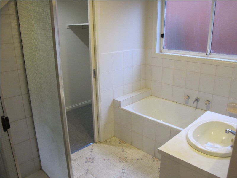 18 Billungah Place, Burnside VIC 3023