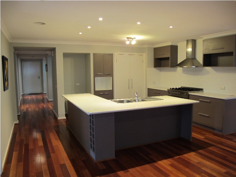 31 Ultimo Walk, Taylors Hill VIC 3037