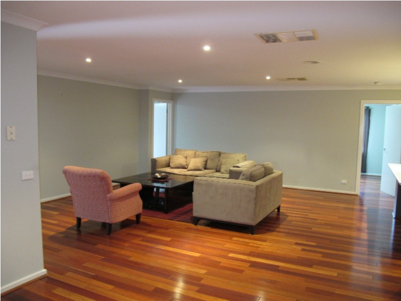 31 Ultimo Walk, Taylors Hill VIC 3037