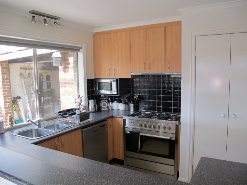 17 Lady Penrhyn Drive, Wyndham Vale VIC 3024