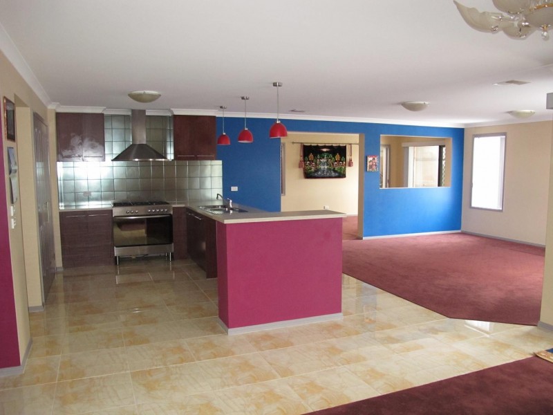 8 Rushcutters Place, Taylors Hill VIC 3037