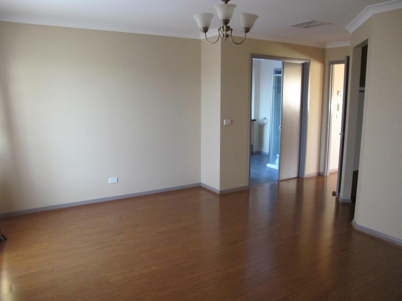 8 Rushcutters Place, Taylors Hill VIC 3037