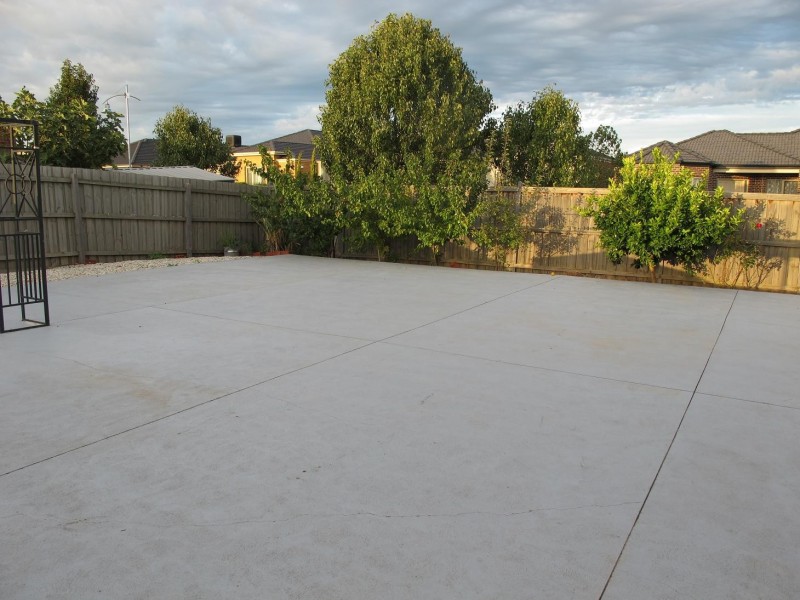 8 Rushcutters Place, Taylors Hill VIC 3037