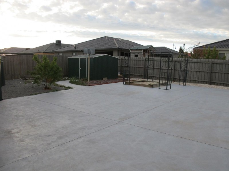 8 Rushcutters Place, Taylors Hill VIC 3037