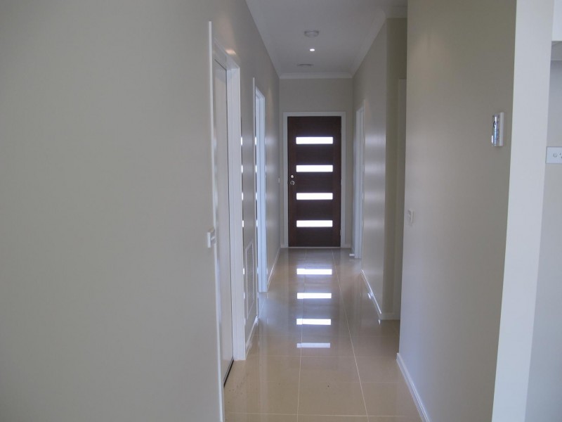 7/2-4 Great Barr Crescent, Caroline Springs VIC 3023