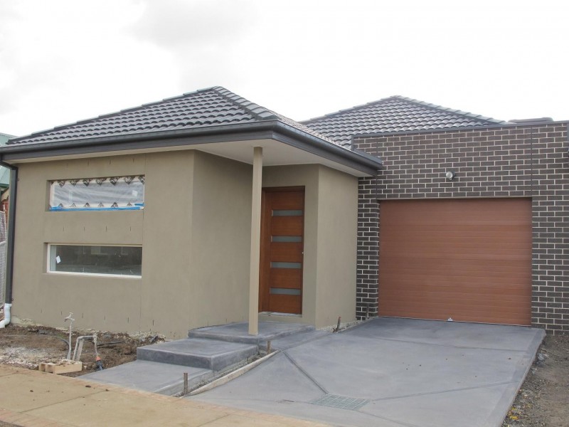 9/2-4 Great Barr Crescent, Caroline Springs VIC 3023