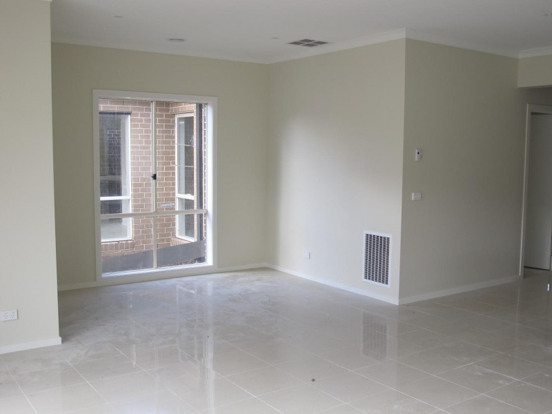 9/2-4 Great Barr Crescent, Caroline Springs VIC 3023