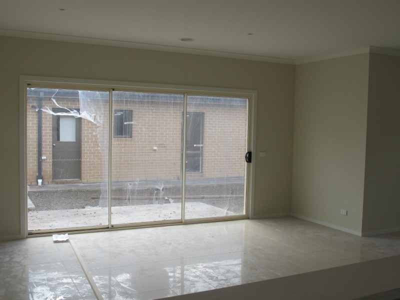 9/2-4 Great Barr Crescent, Caroline Springs VIC 3023