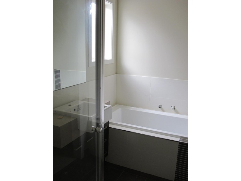 9/2-4 Great Barr Crescent, Caroline Springs VIC 3023