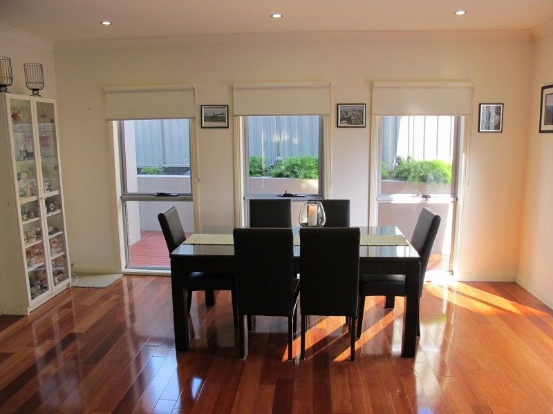 30 Kororoit Approach, Caroline Springs VIC 3023