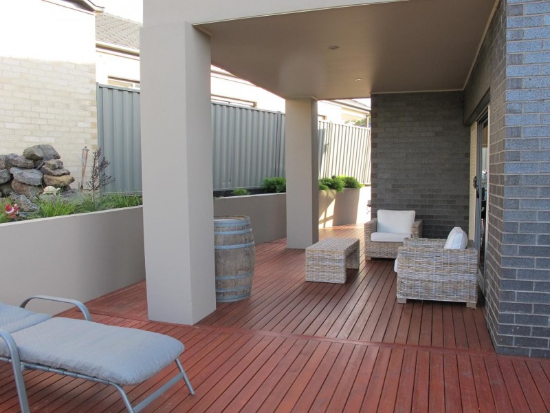 30 Kororoit Approach, Caroline Springs VIC 3023