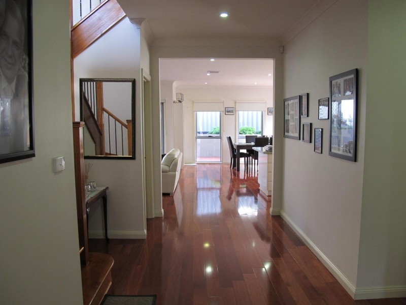 30 Kororoit Approach, Caroline Springs VIC 3023