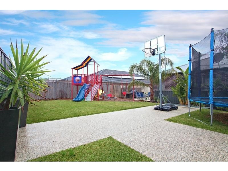 19 Balmain Circuit, Taylors Hill VIC 3037