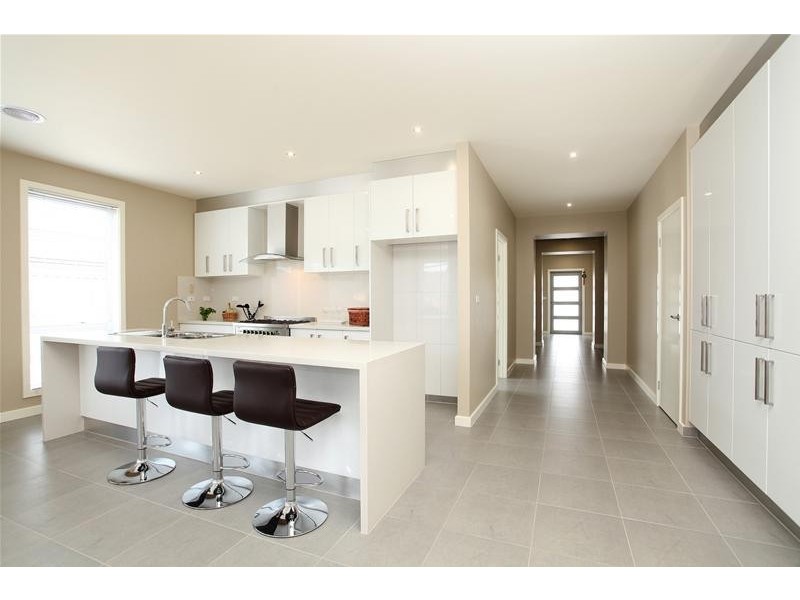 19 Balmain Circuit, Taylors Hill VIC 3037