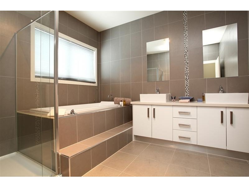 19 Balmain Circuit, Taylors Hill VIC 3037