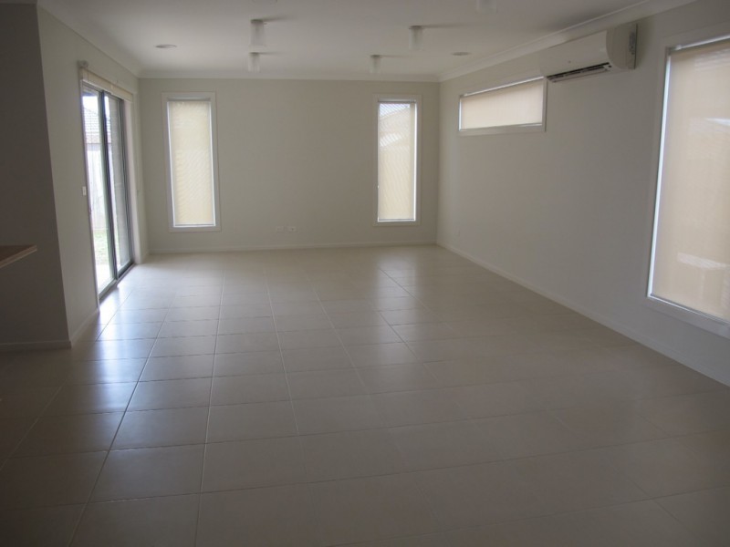 8 Poseidon Street, Kurunjang VIC 3337