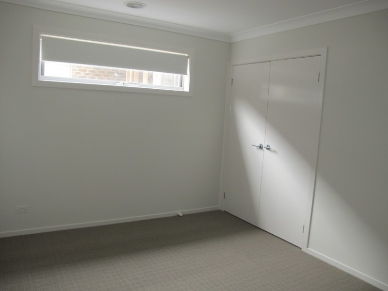 8 Poseidon Street, Kurunjang VIC 3337