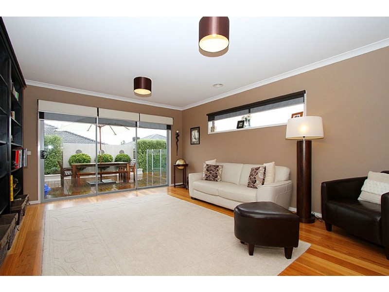 12 Matlock Street, Caroline Springs VIC 3023