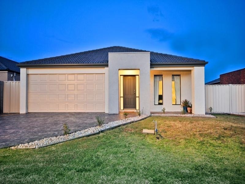 12 Rushcutters Place, Taylors Hill VIC 3037