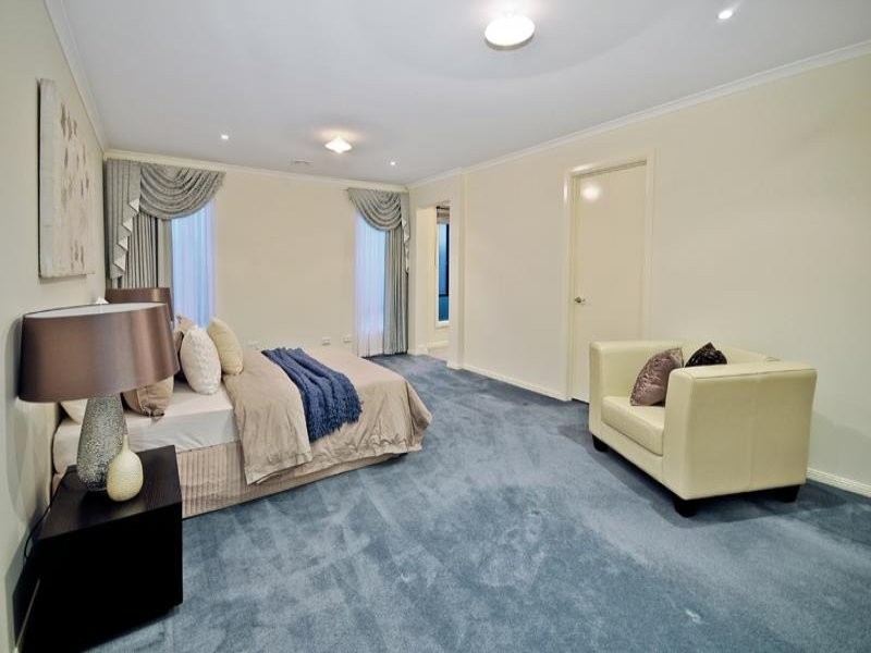 12 Rushcutters Place, Taylors Hill VIC 3037