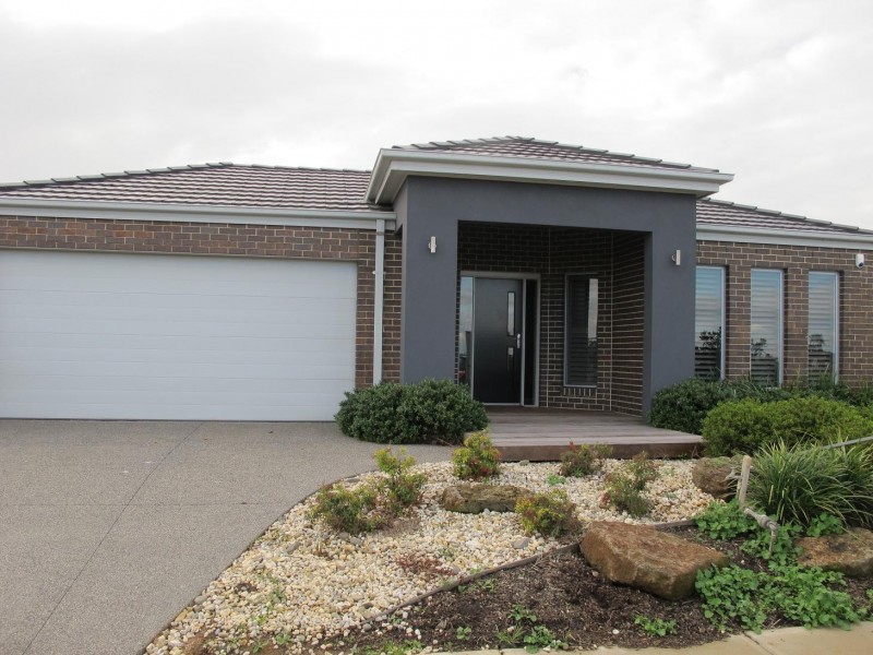 14 Manooka Road, Brookfield VIC 3338