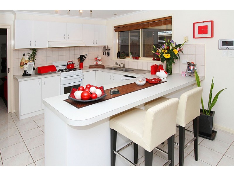 22 Themeda Court, Delahey VIC 3037