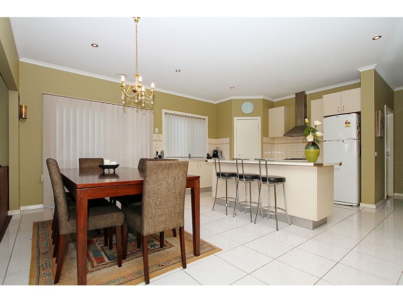 27 Cassan Way, Caroline Springs VIC 3023