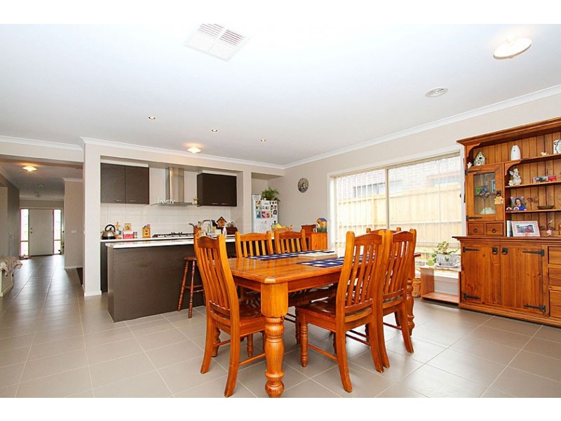 2 Chardia Court, Brookfield VIC 3338