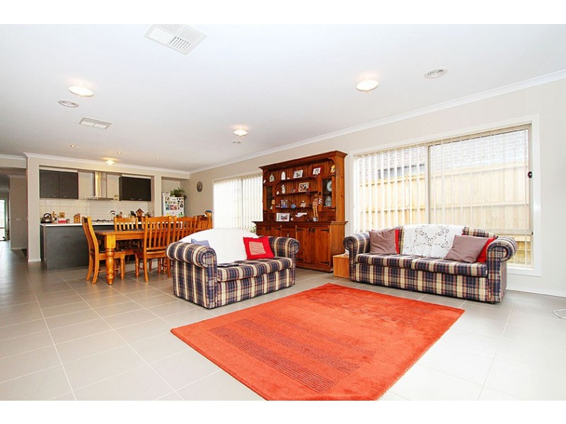 2 Chardia Court, Brookfield VIC 3338