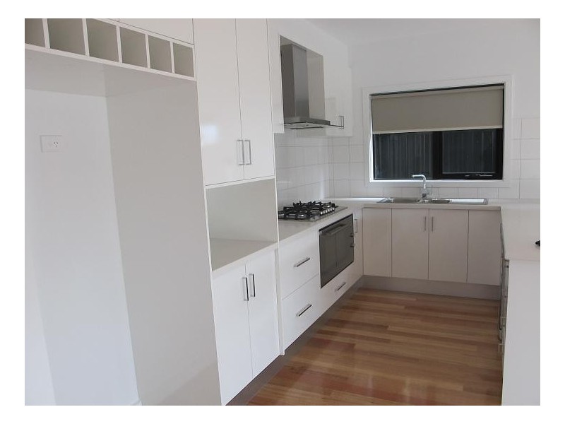 2/5-6 Chelsworth Place, Caroline Springs VIC 3023