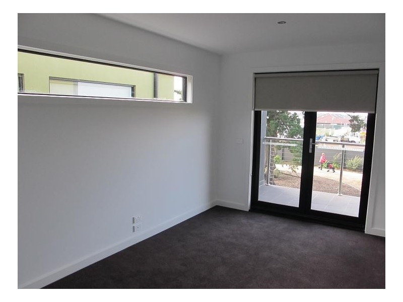 2/5-6 Chelsworth Place, Caroline Springs VIC 3023